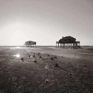 photo historique des deux cabanes tchanquées originelles
