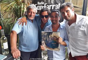 Joël Dupuch, Christian Moguerou, Stéphane Scotto et Cédric Ringenbach au micro de Hervé Hélary sur Radio Cap Ferret pour parler du Bassinn d'Arcachon autour du livre "Une Autre Planète"