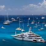 Chaque année, au mois de mars, les riches propriétaires de yachts à voile viennent participer à la Bucket Reggatta sur l'ile de St Barth. La compétition comprend trois courses (une par jour), consistant à faire le tour de l'ile. L'occasion aussi de montrer leurs navires qui sont souvent proposés à la location.