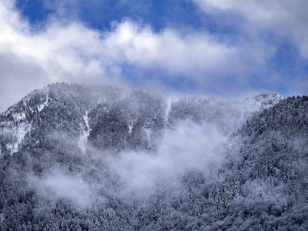 Prise de vue des montagnes de Cauterets dans les Hautes Pyrénées