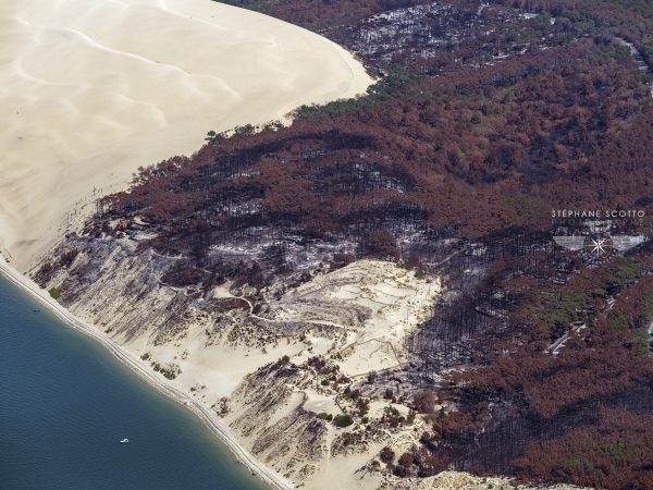 photo aérienne des incendies de la forêt de la Teste de Buch