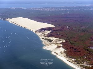 photo aérienne des incendies de la forêt de la Teste de Buch