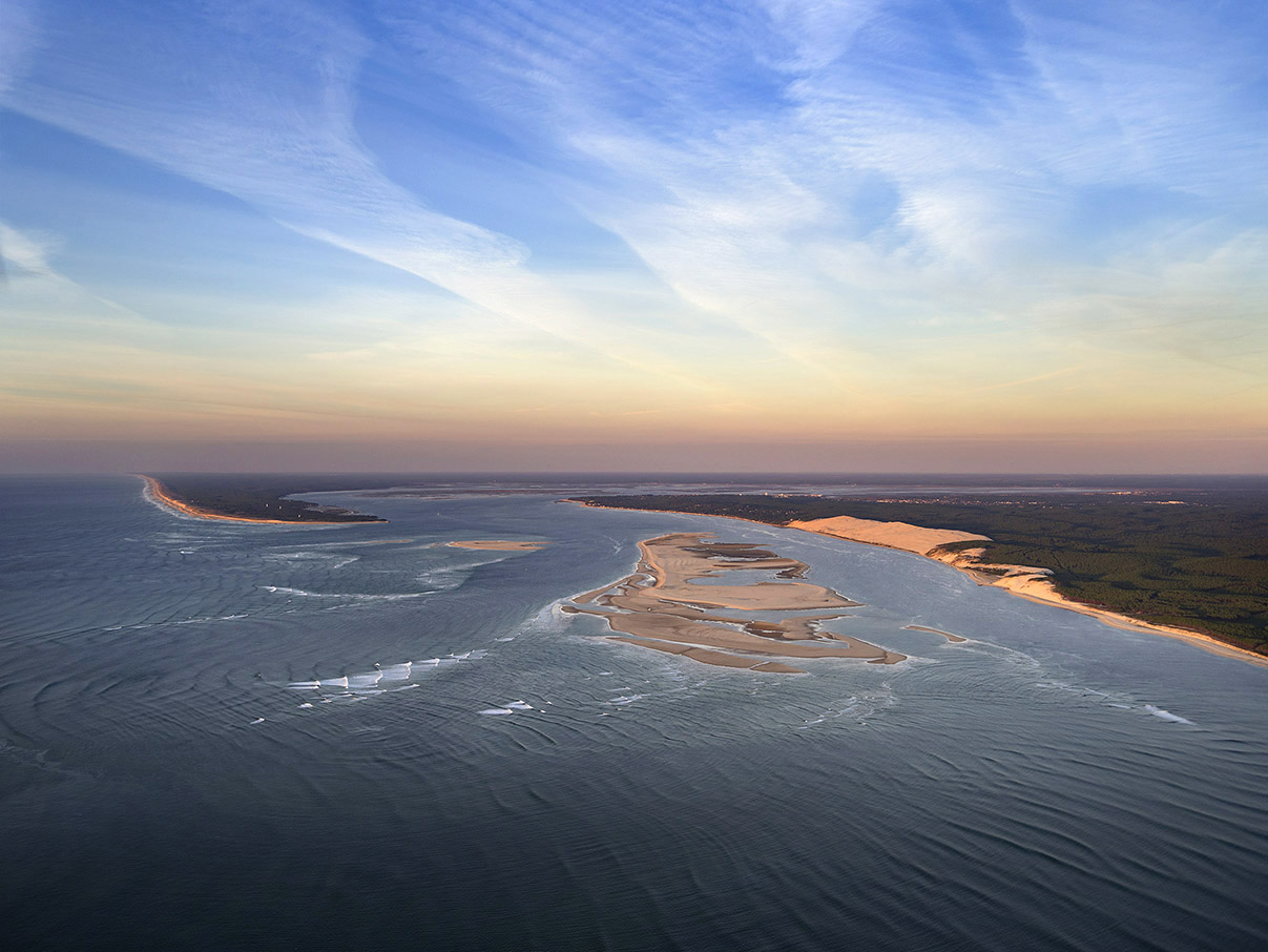 Photo aérienne des passes du Bassin d'Arcachon par le photographe Stéphane Scotto