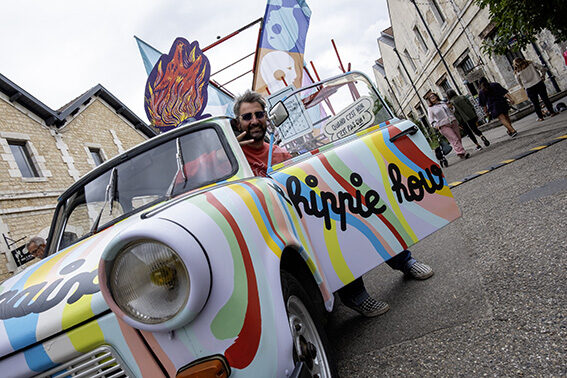 Guillaume Fédou dans la Traban de Jofo Duplantier